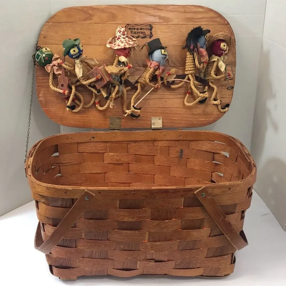 1940's Wov-N-Wood Jerywil Basket with Handmade‎ Cats Meow Musical Band Vintage